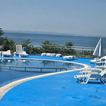 Blue Bay Seaview Апартаменты Поморие
