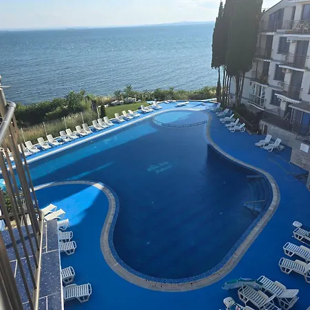 Апартаменты Blue Bay Seaview *