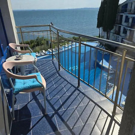 Blue Bay Seaview * 포마리