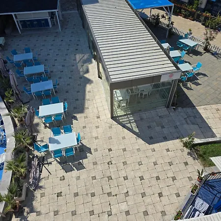 Blue Bay Seaview Апартаменты *